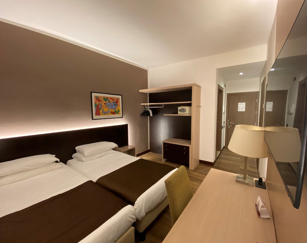 Classic Triple Room photo 3
