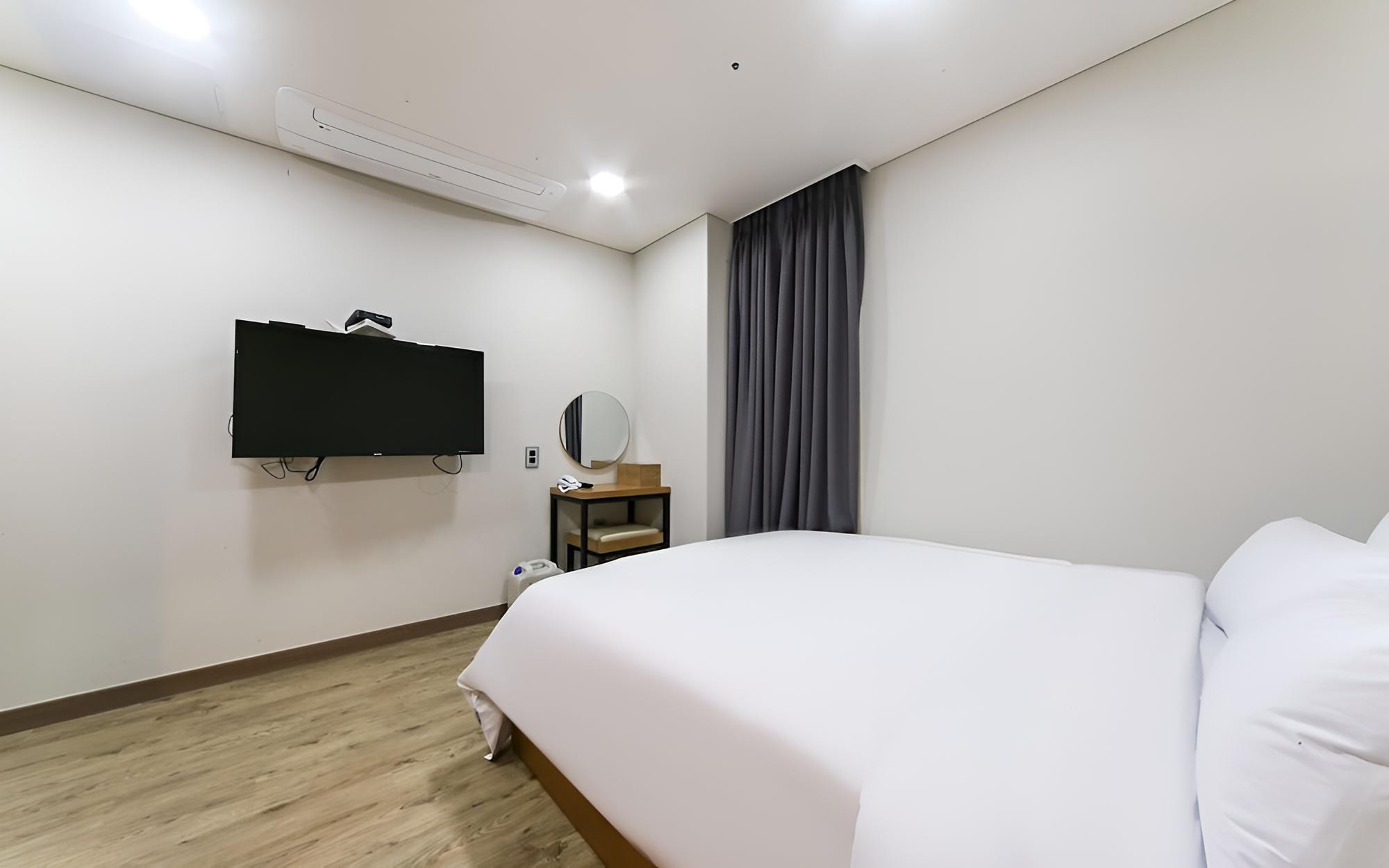 Room (Family [Dormitory Room]) photo 3