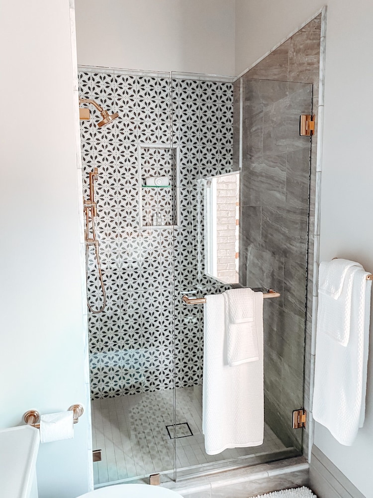 1 King Bed, Ensuite, (Terrace Suite) photo 2