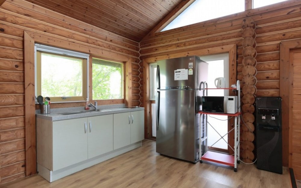 Room (Large 2 (Individual Terrace))
