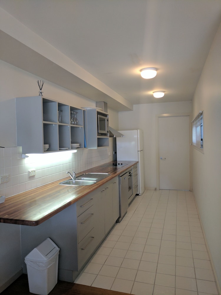 Basic Double Room, 1 Bedroom, Kitchen, Pool View photo 3