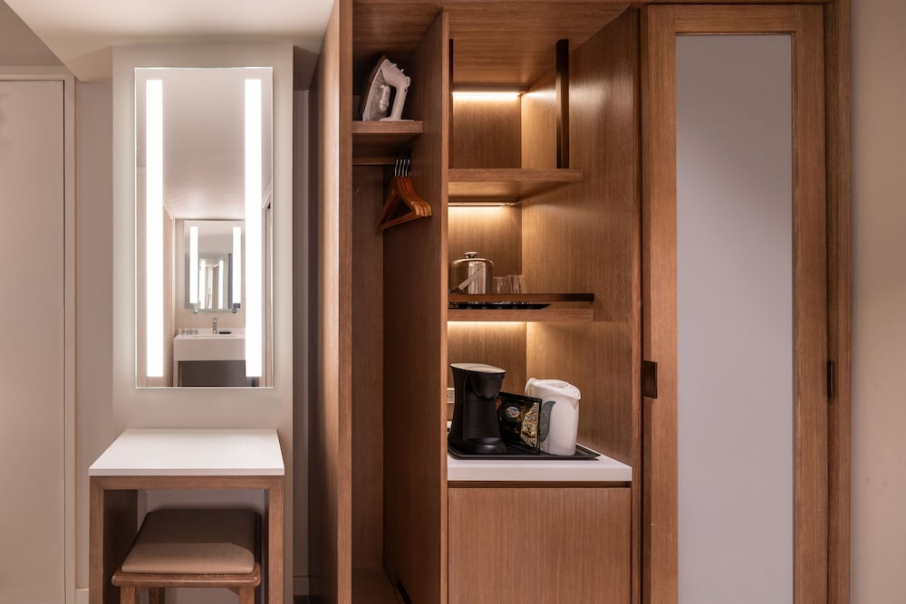 Room, 2 Double Beds, Oceanfront (Diamond Head)