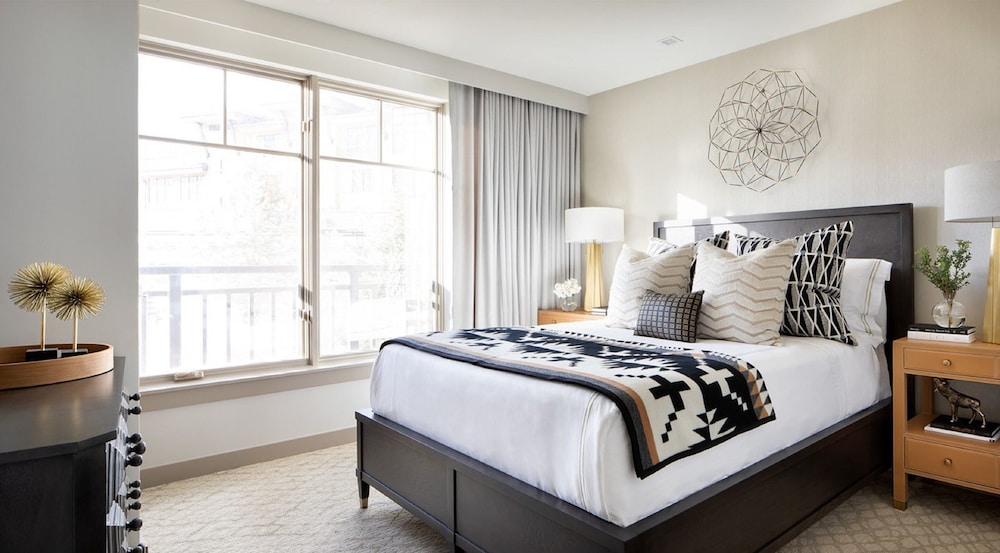 Pinnacle Two Bedroom Premium Residence - Photo 2