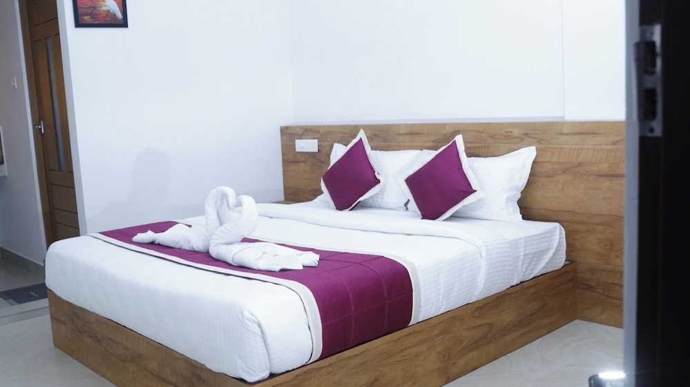 Deluxe Double Room, City View