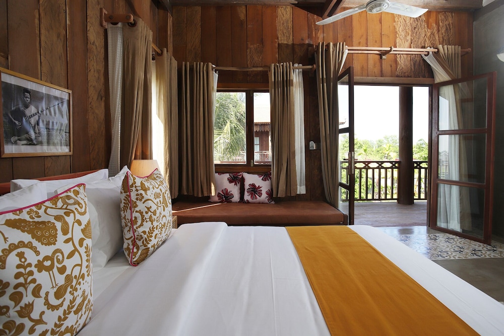 Honeymoon Room - Photo 6
