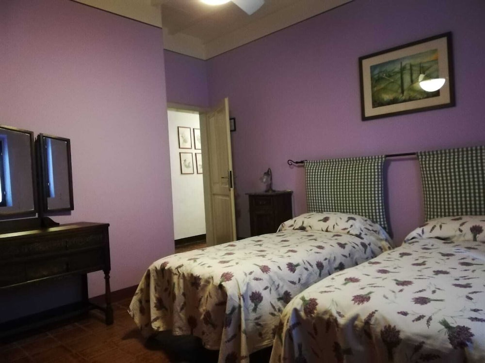 Twin Room, Shared Bathroom photo 1