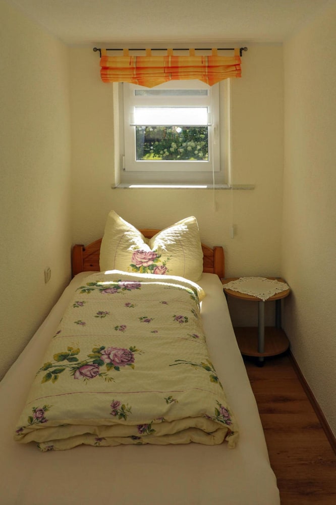 Apartment photo 2