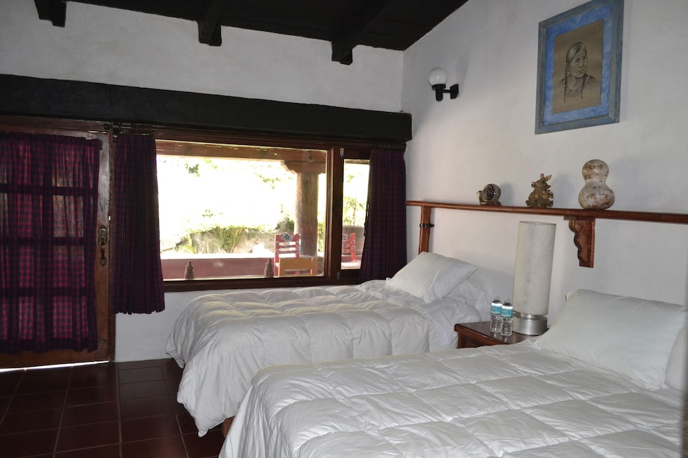 Basic Double Room, 2 Bedrooms