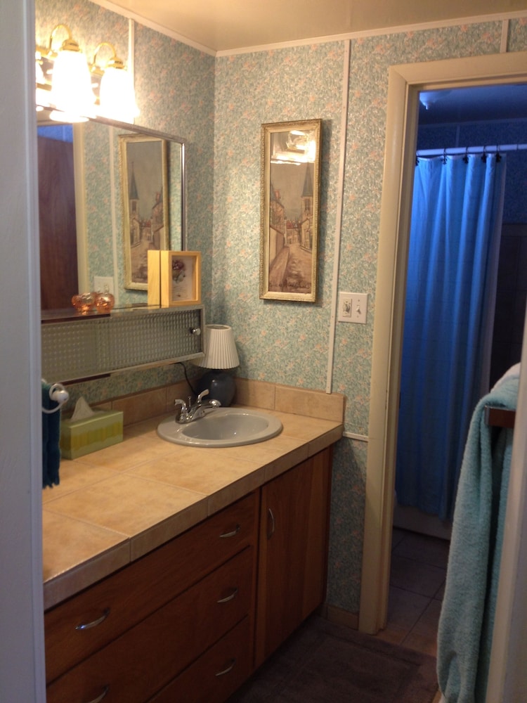 Suite, 1 Bedroom, Patio (Upstairs Room) photo 2
