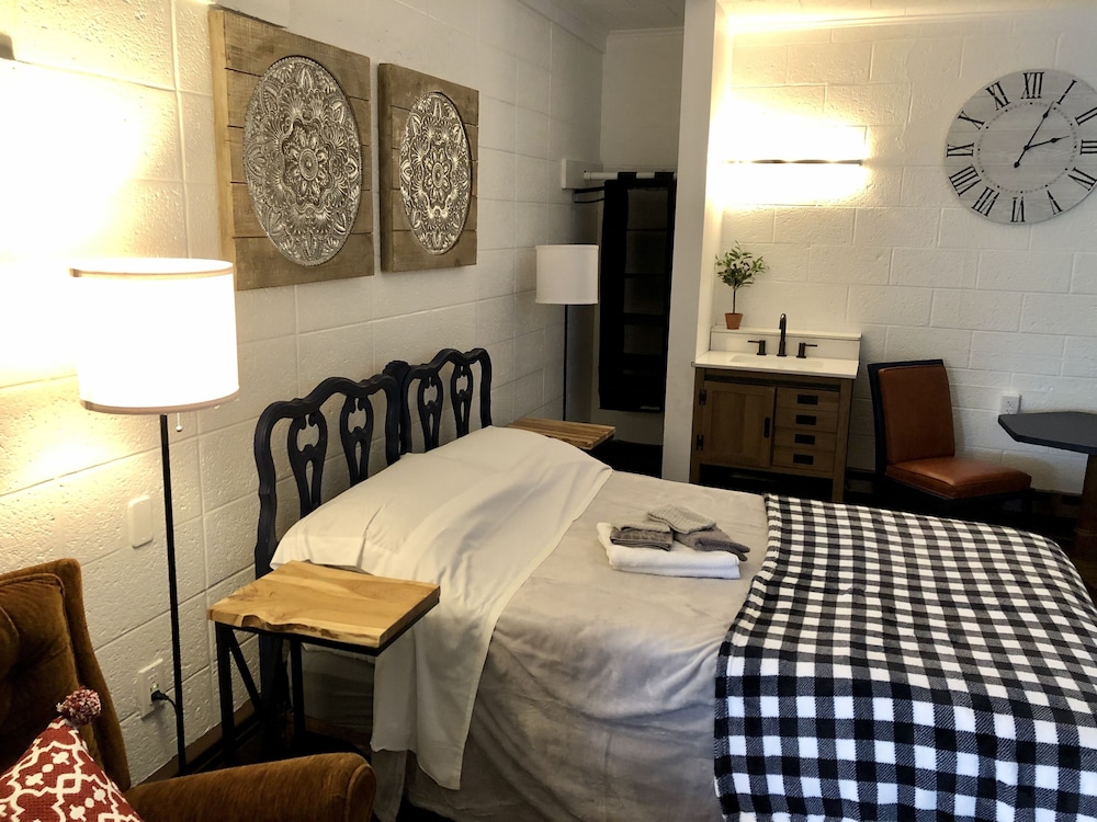 Classic Room, 1 Double Bed, Non Smoking, Refrigerator & Microwave