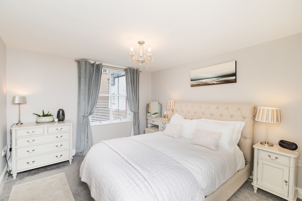 Luxury Duplex, Ensuite photo 2