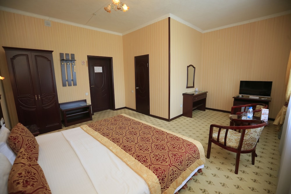 Deluxe Double or Twin Room photo 3