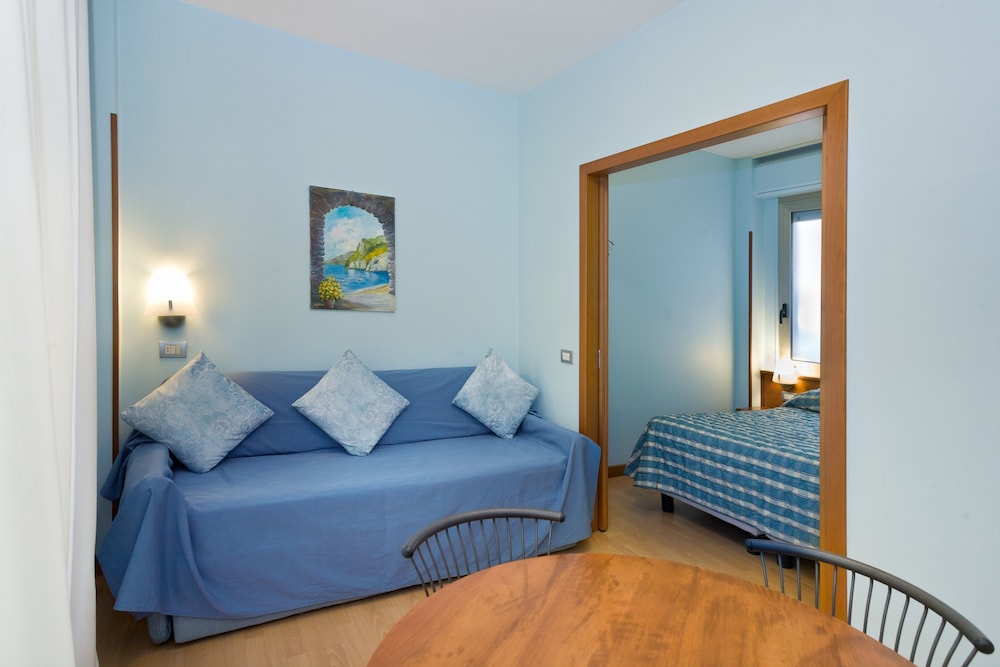 Panoramic Double or Twin Room, Kitchenette, Sea View photo 3