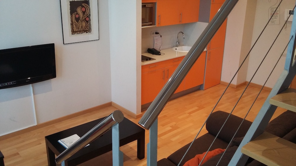 Duplex - Photo 13