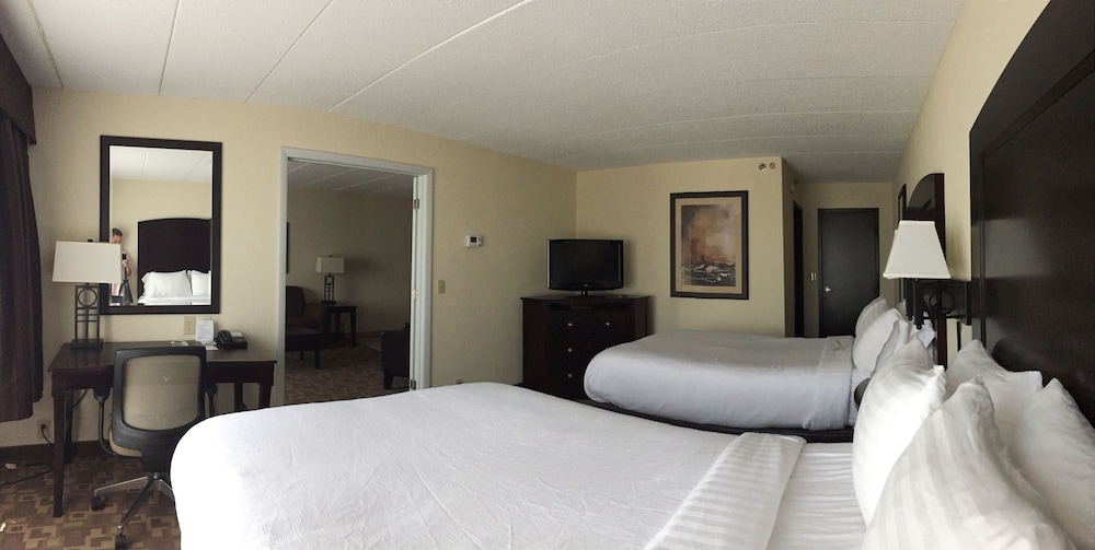 Suite, 2 Queen Beds, Accessible (Communications) photo 2