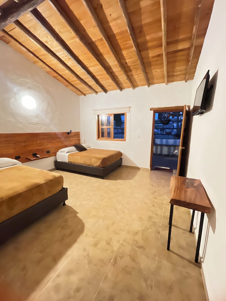 Family Quadruple Room, Pool View photo 3