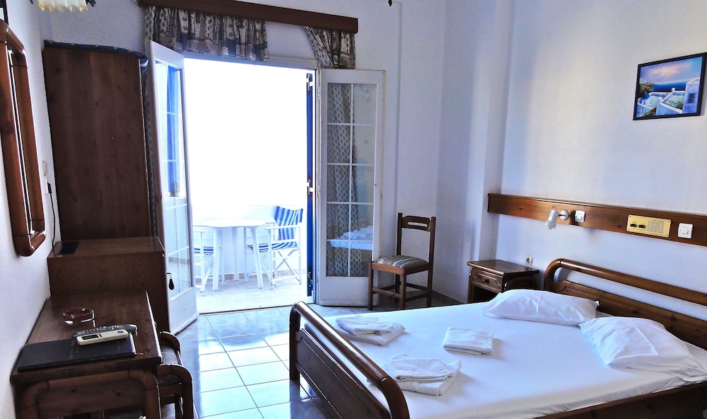 Standard Room, Pool View - Photo 9