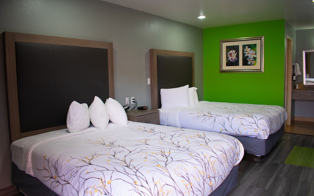 Standard Double Room, 2 Queen Beds, Smoking