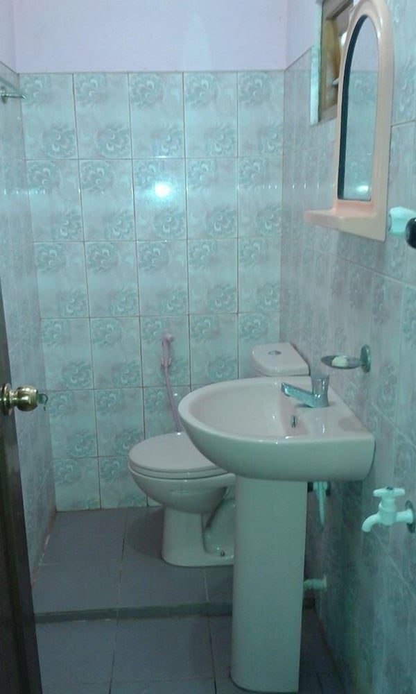 Standard Twin Room photo 2