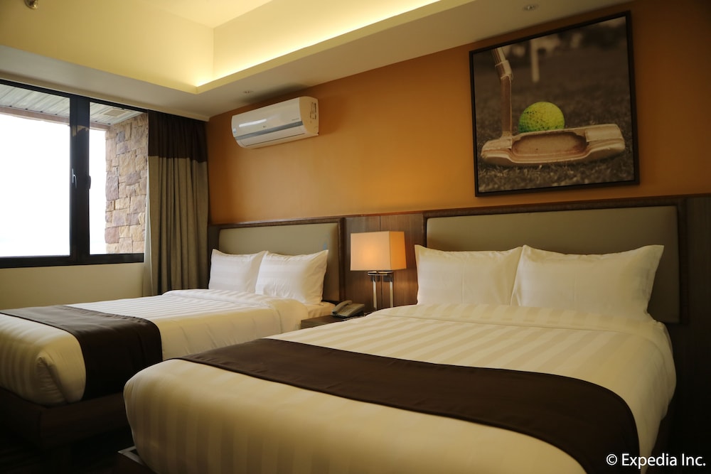 Deluxe Double Bed with Lake View photo 2