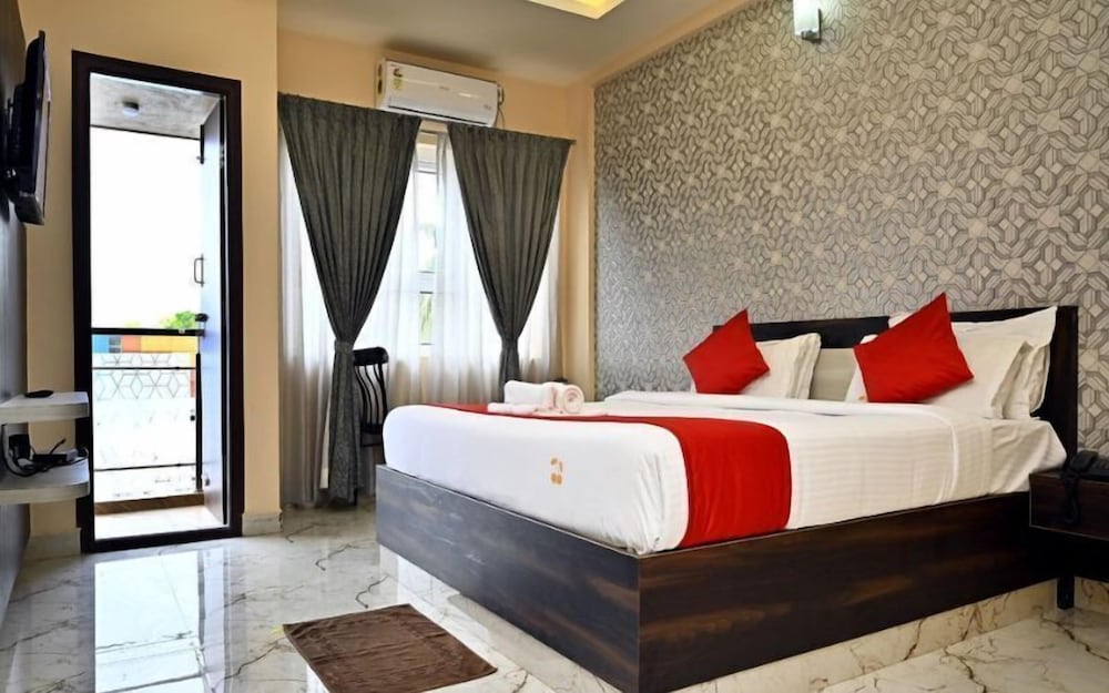 Deluxe Double Room, Balcony, City View