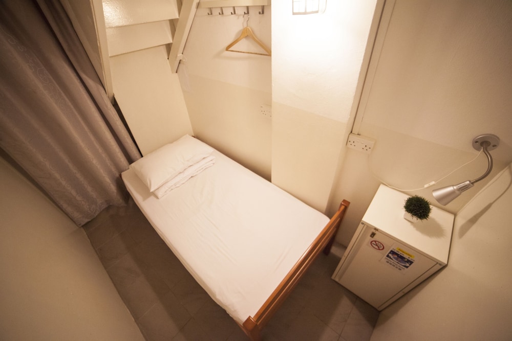 Single Room With Shared Bathroom & Shared Air-Conditioning photo 1