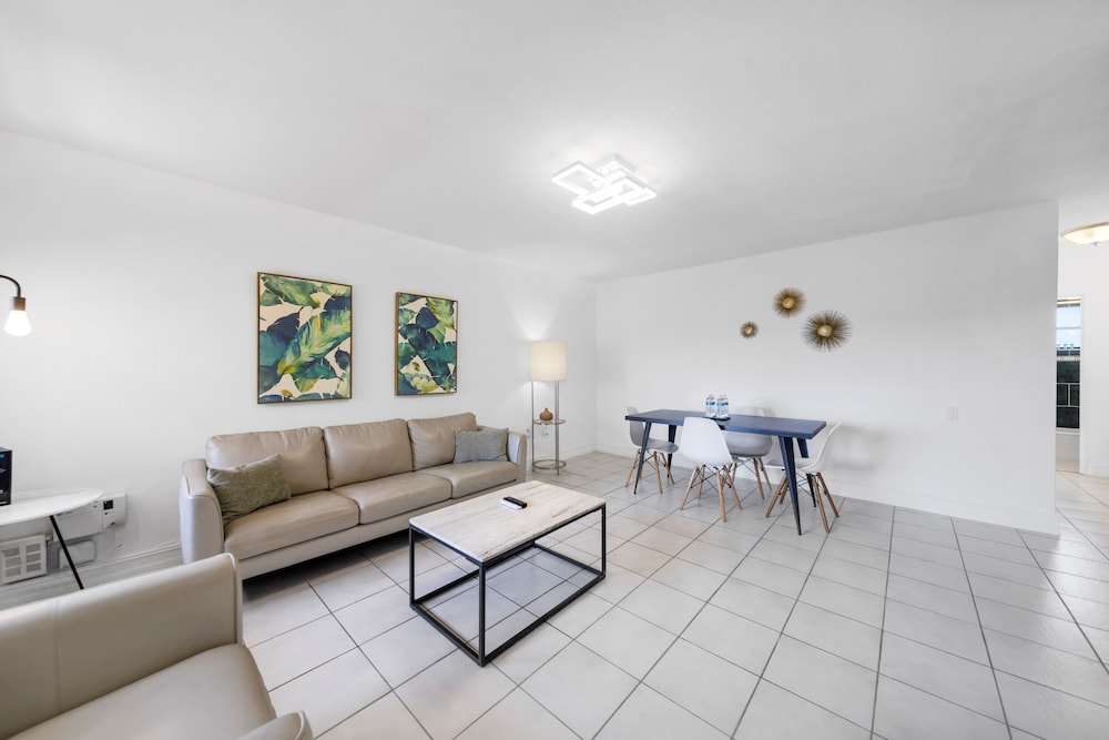 Apartment photo 1