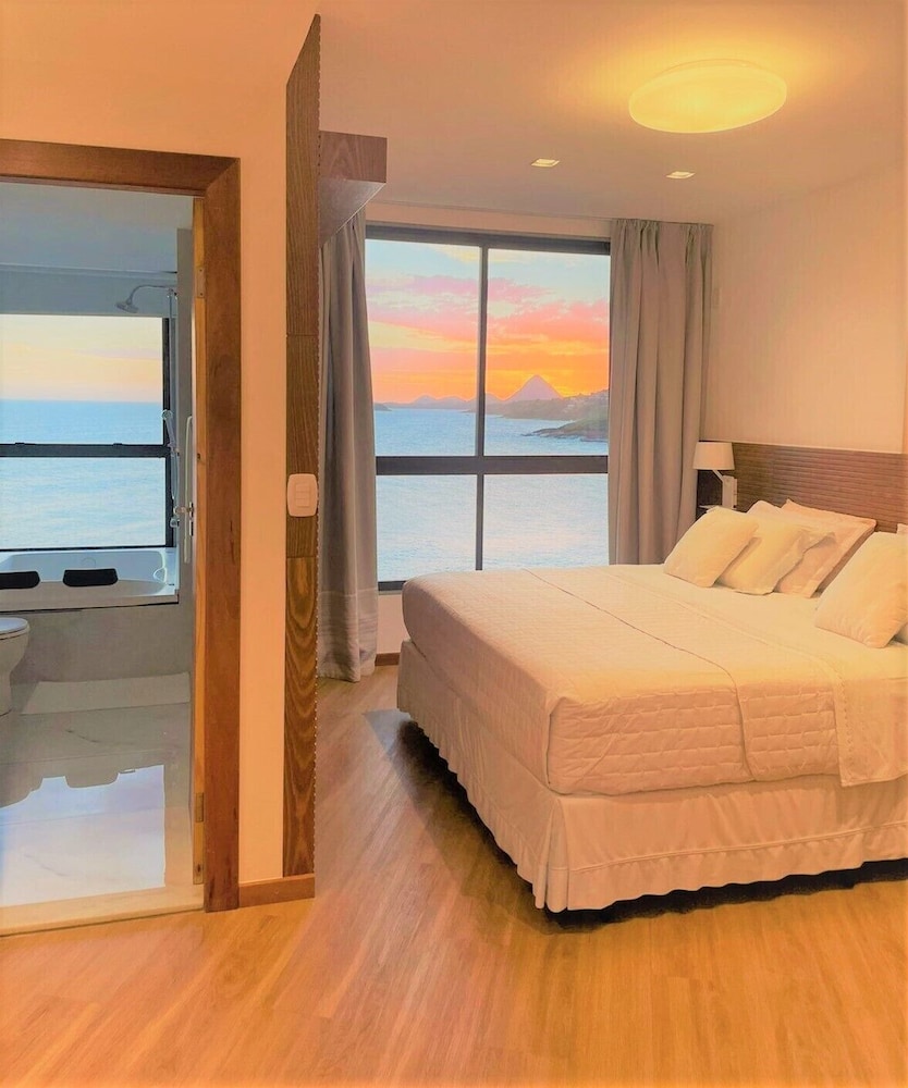 Deluxe Suite, Hot Tub, Sea View photo 2