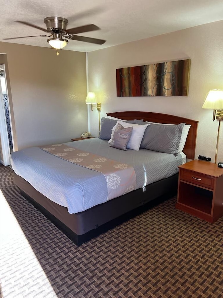Standard Room photo 2