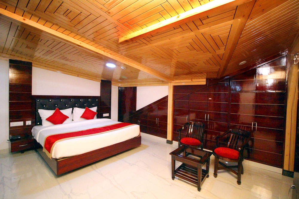 Club Room, Hill View photo 1