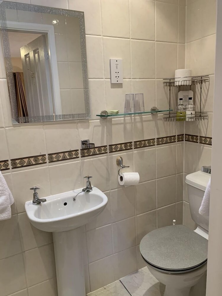 Standard Double Room Single Use, 1 Queen Bed, Non Smoking photo 3