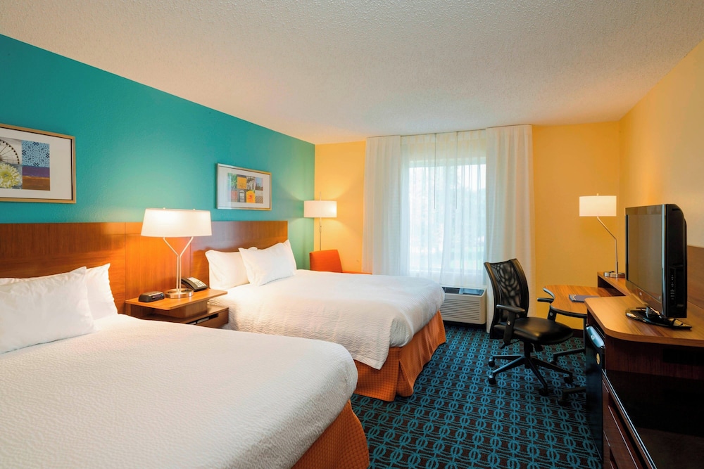 Room, 2 Queen Beds (Hearing Accessible) - Photo 2
