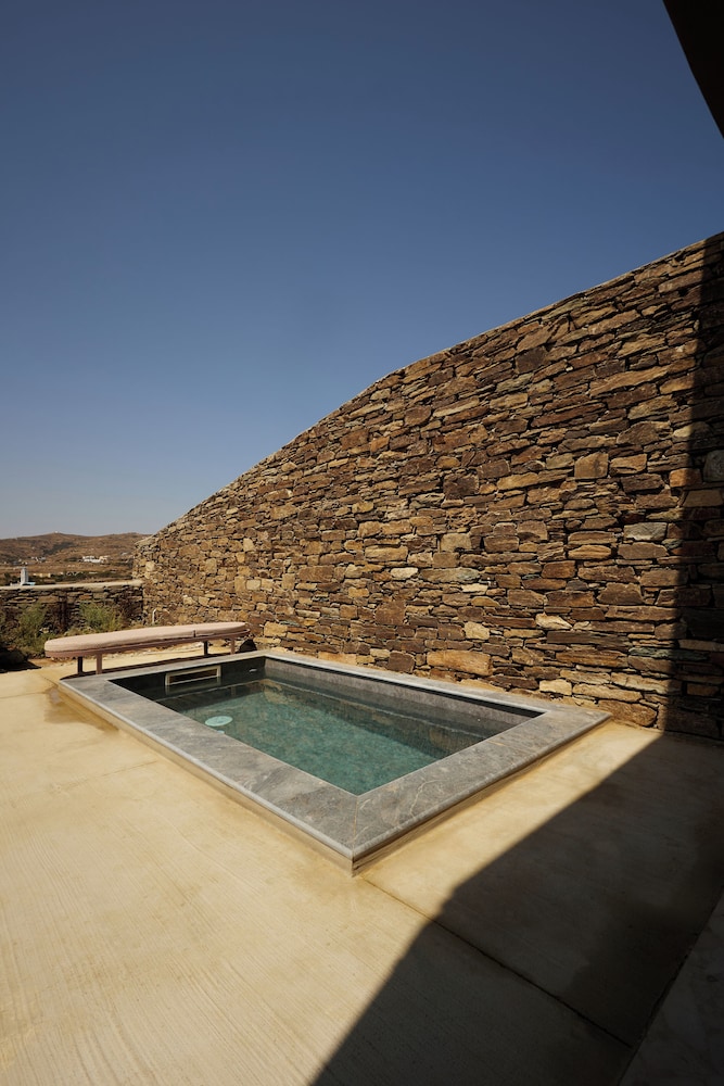 Junior Suite with Plunge Pool - Photo 9