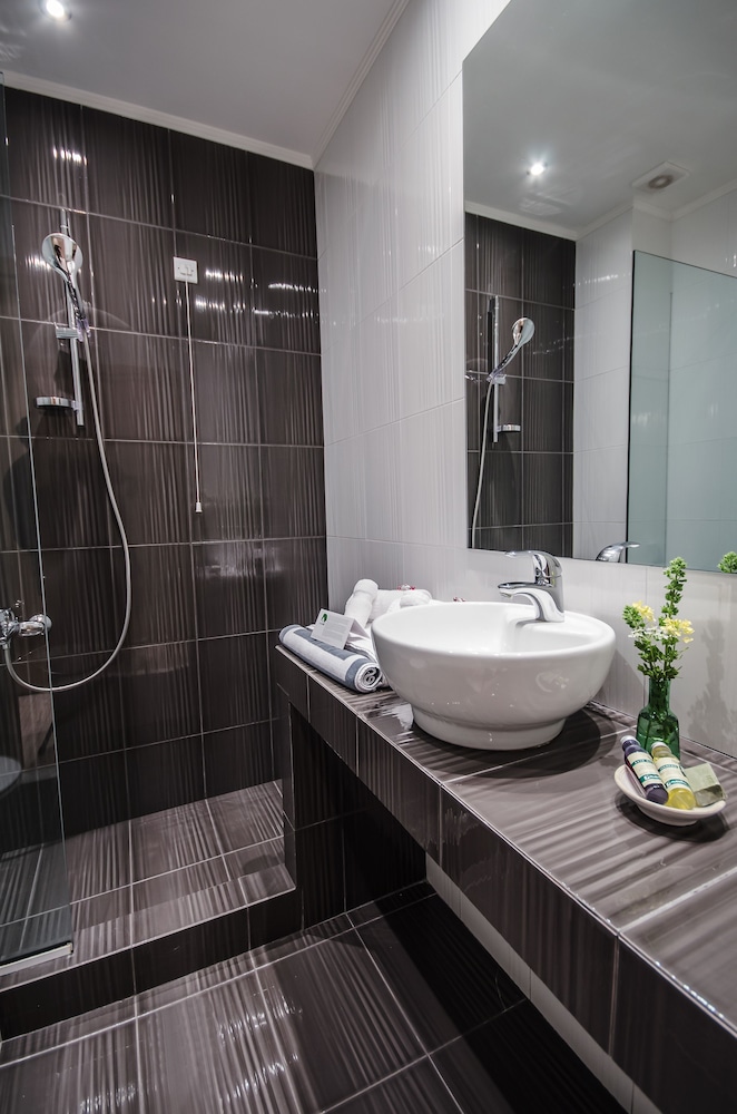 Upper Floor Double Room - Photo 7