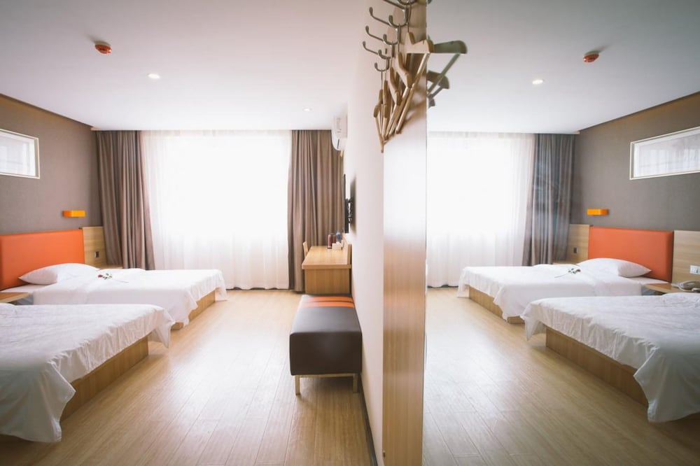Deluxe Twin Room photo 3