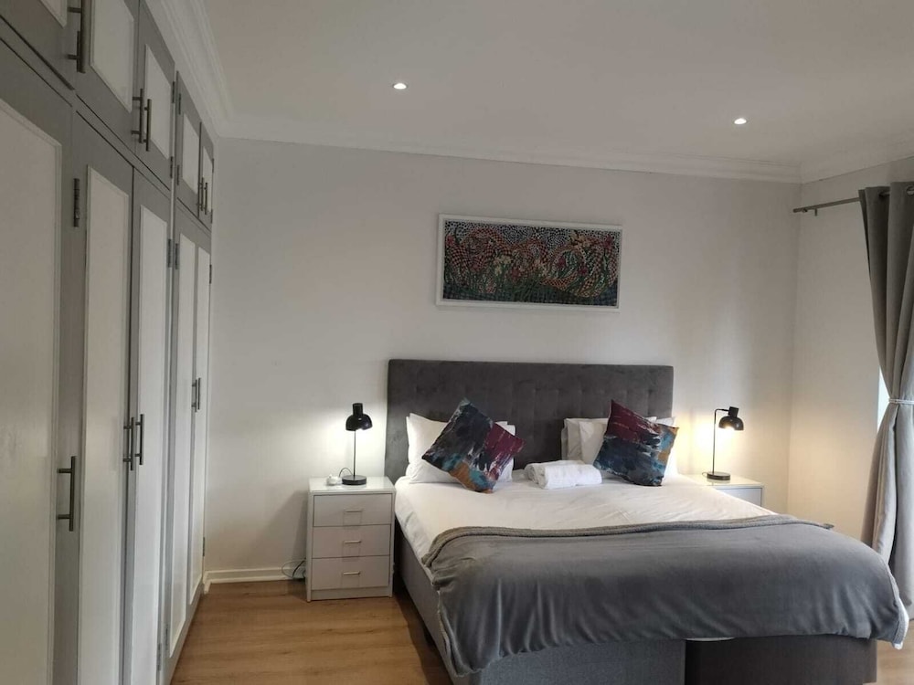 Business Suite photo 2