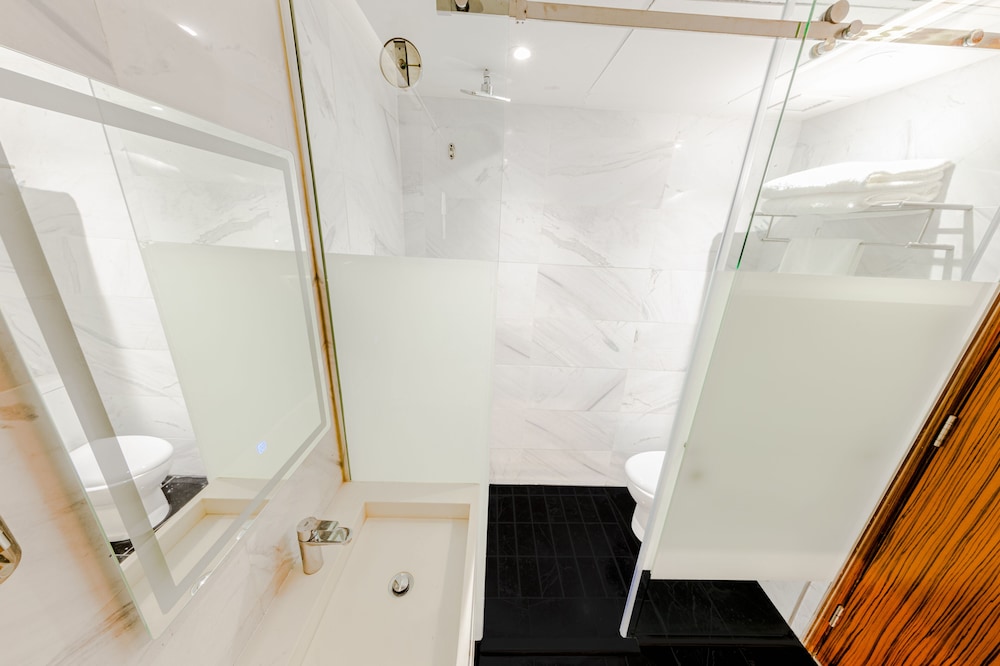 Deluxe Twin Room photo 2