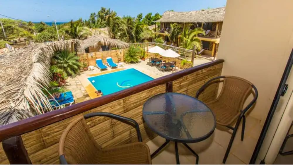 Exclusive Suite, 1 King Bed, Non Smoking, Beach View photo 2