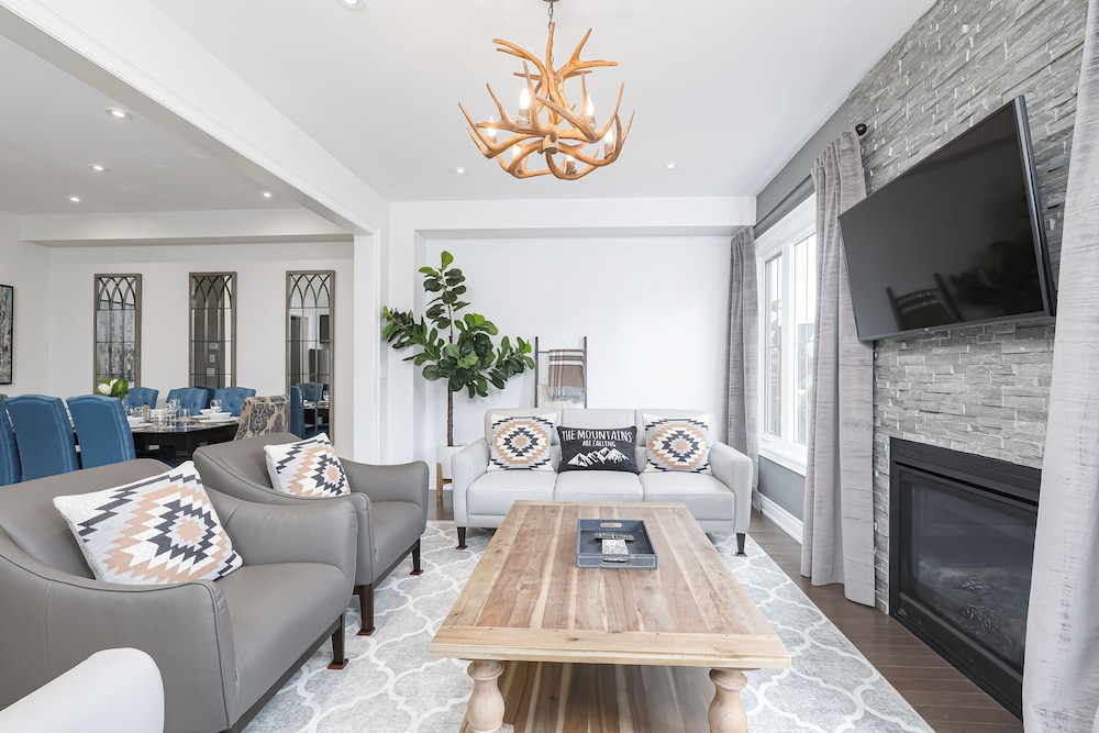 Comfort Townhome, 3 Bedrooms (50 Snowbridge - Pet Friendly) photo 1