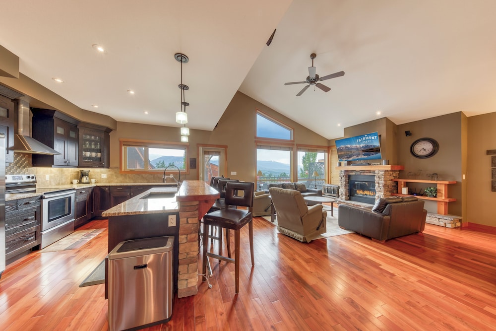 Basic Townhome photo 2