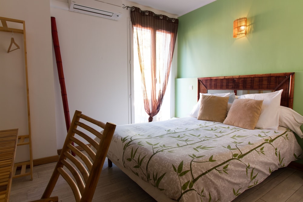 Standard Double Room photo 3