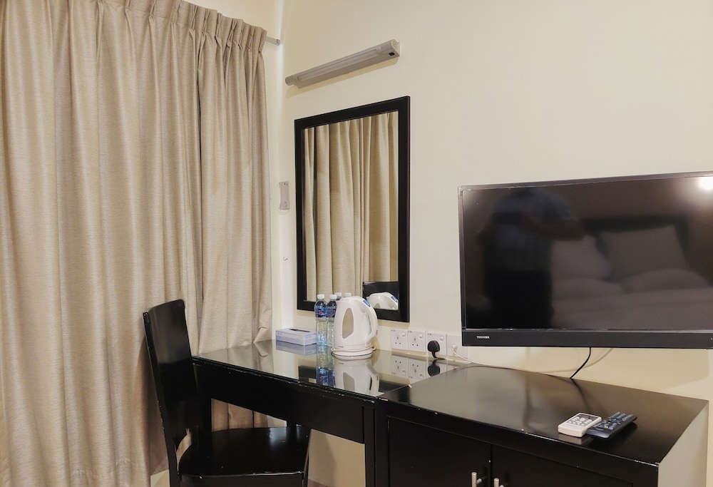 Standard Room, 1 King Bed, Non Smoking, City View photo 3