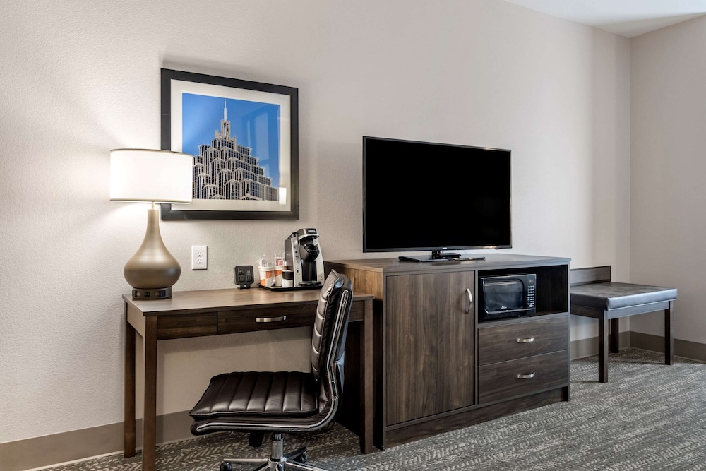 Suite, Multiple Beds, Non Smoking - Photo 6