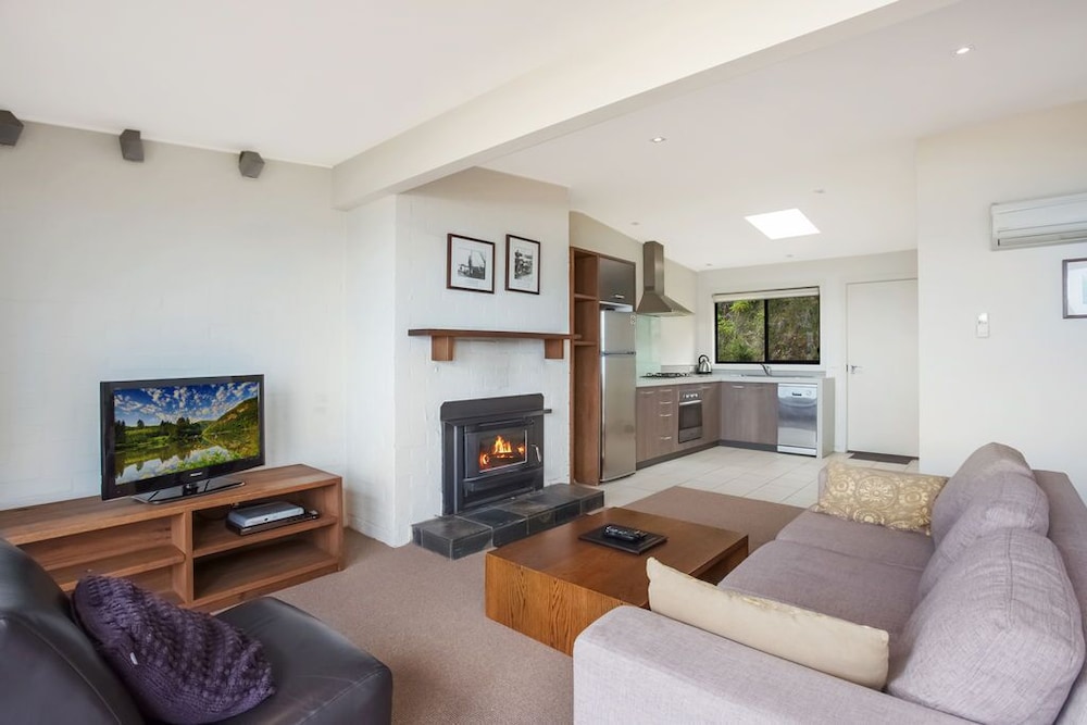 Deluxe Apartment, 1 Bedroom, Jetted Tub, Ocean View photo 3