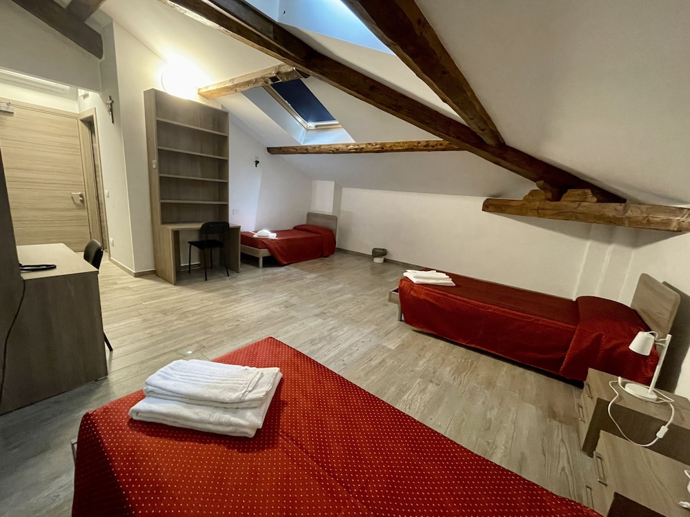 Standard Triple Room photo 3
