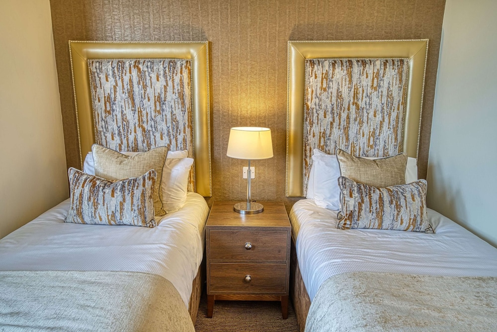 Comfort Room, 2 Twin Beds, Non Smoking - Photo 4