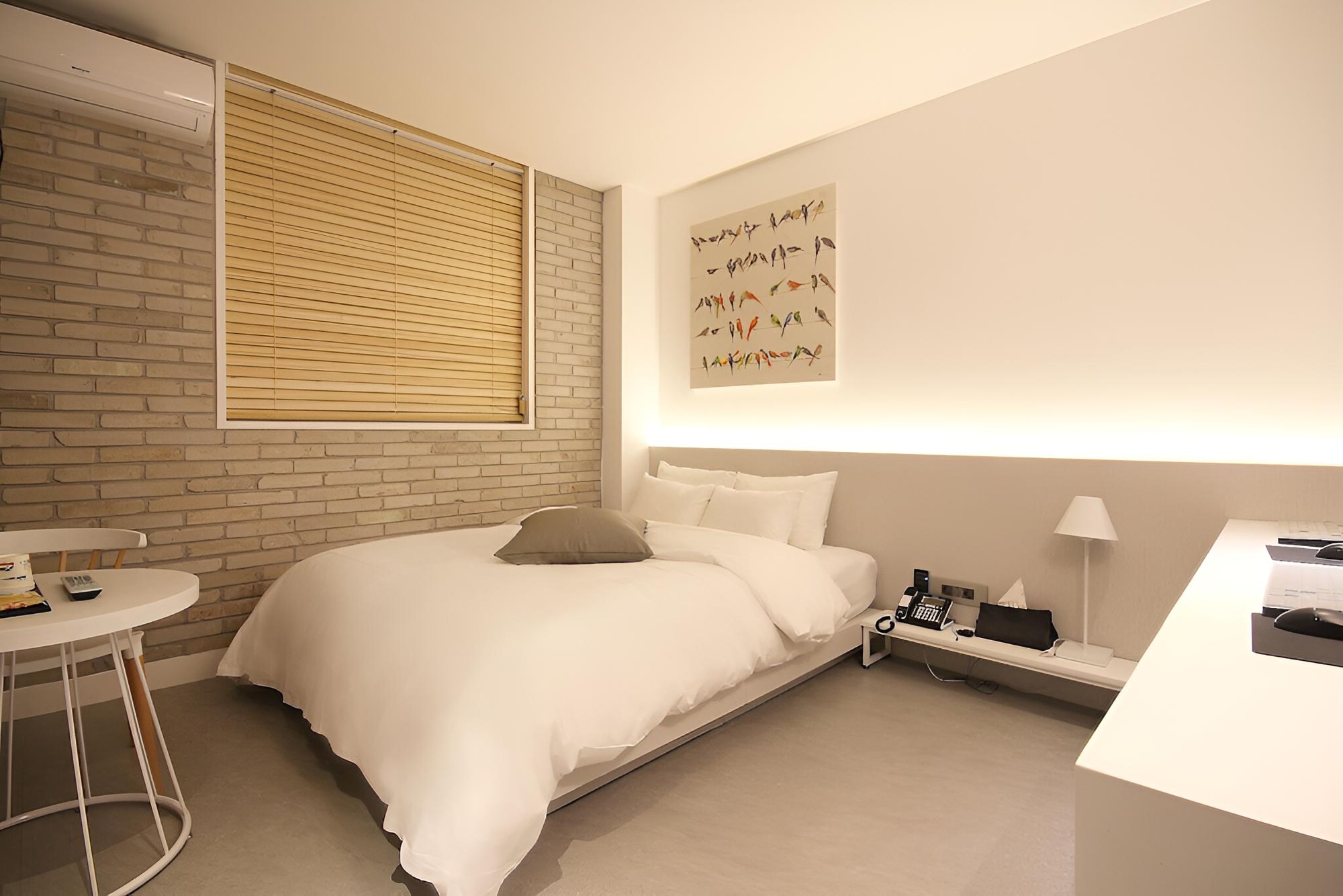Room (Gaming Room 2PC (OTT Non-smoking)) - Photo 1