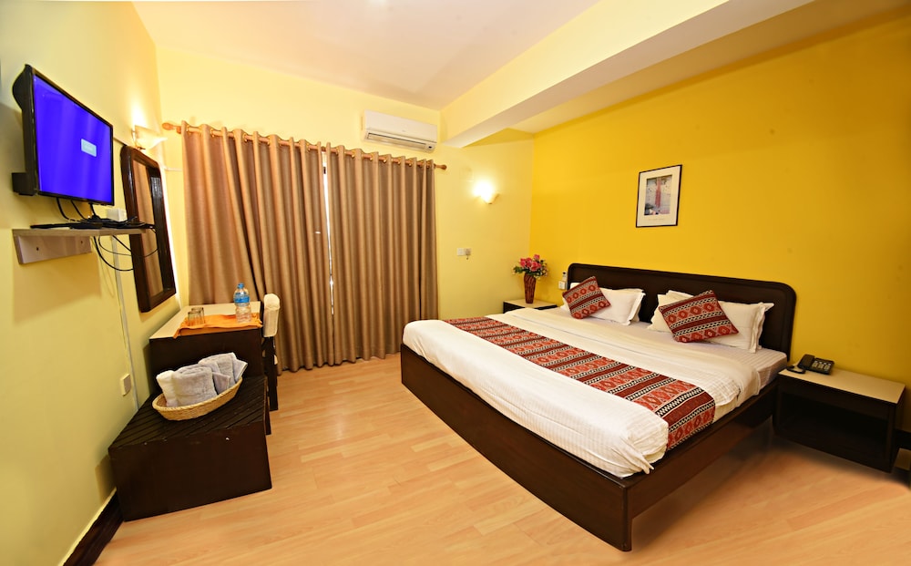 Family Room, 3 Bedrooms photo 2