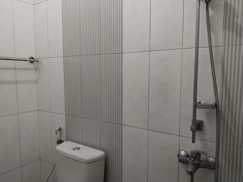 Twin Room - Photo 8