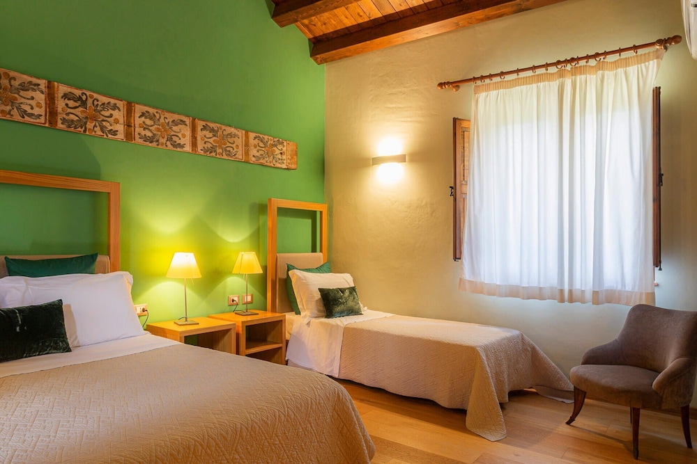Superior Triple Room, Multiple Beds, Non Smoking, Garden View photo 2